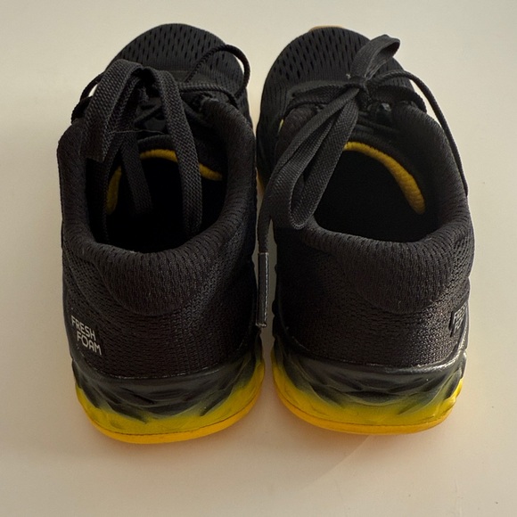 New Balance Black and Yellow Kids Fresh Foam Running Shoes us10.5 eu28 - Picture 4 of 6